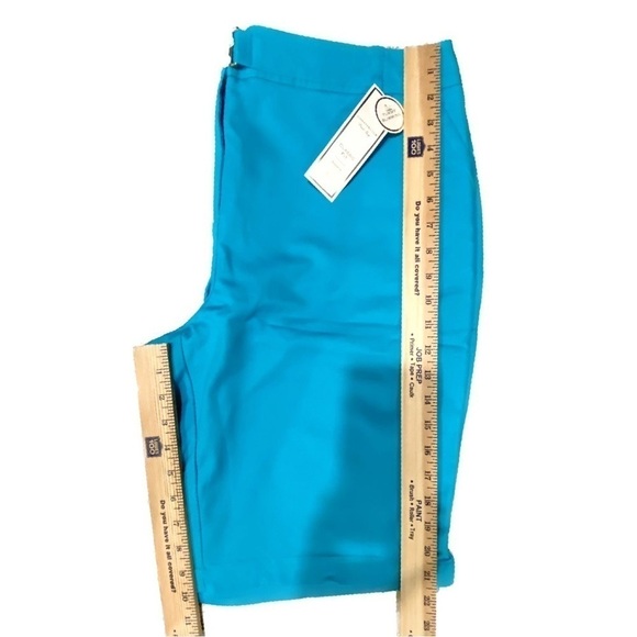 Charter Club Women's Pocketed Zippered Shorts Size 16 - Picture 6 of 6